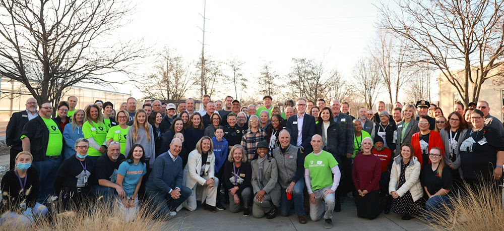 group photo of participants at opening ceremnony